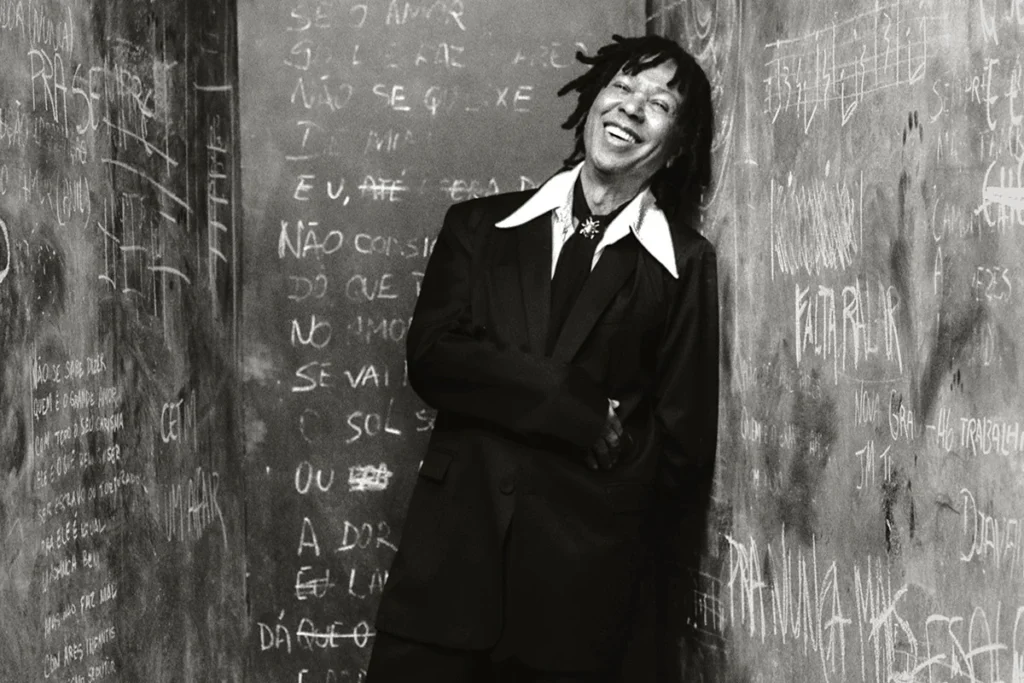 Djavan aos 77: 3 bi streams e turnê global