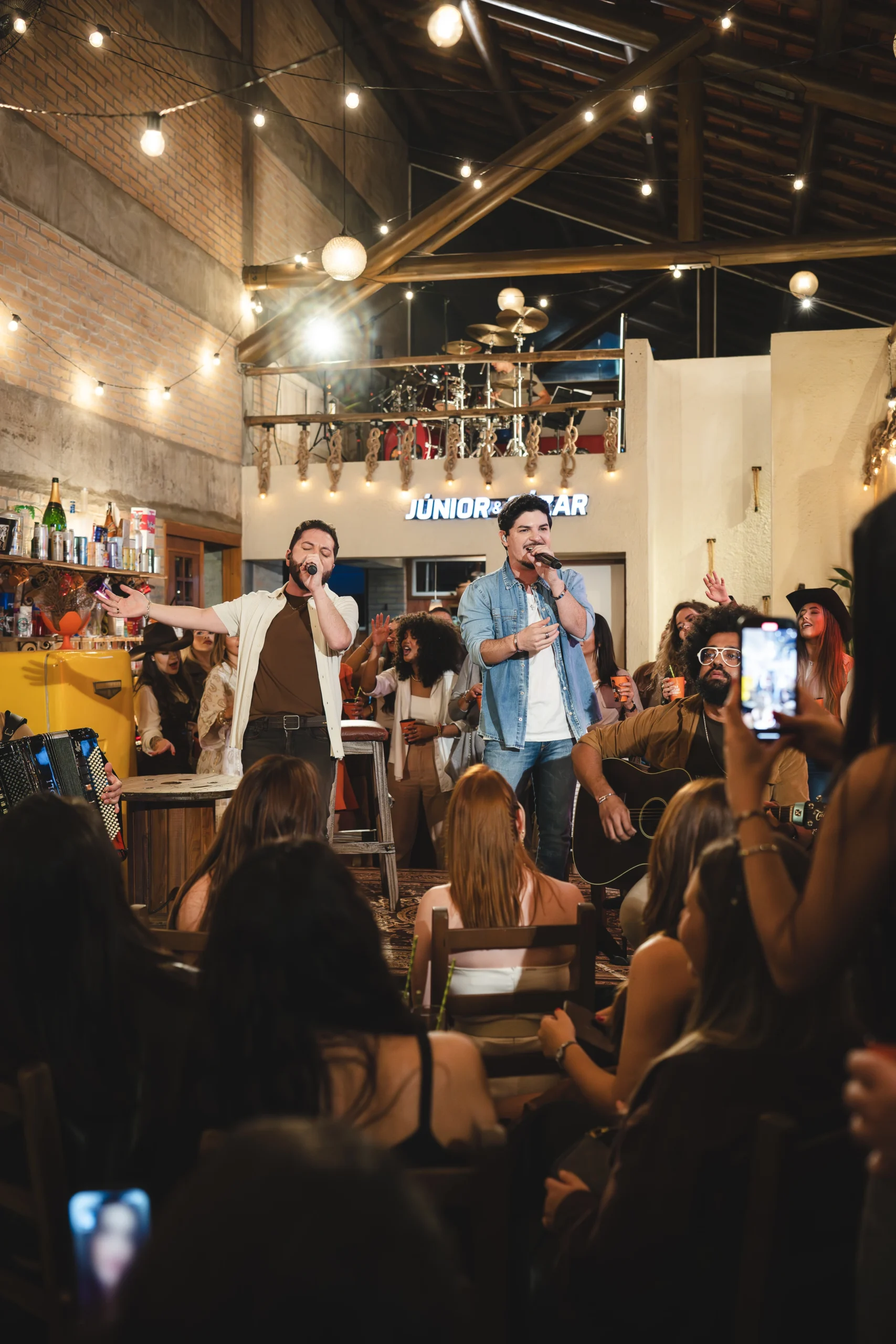 ¡Dos Tipos en Moto: Videoclip de amor loco!