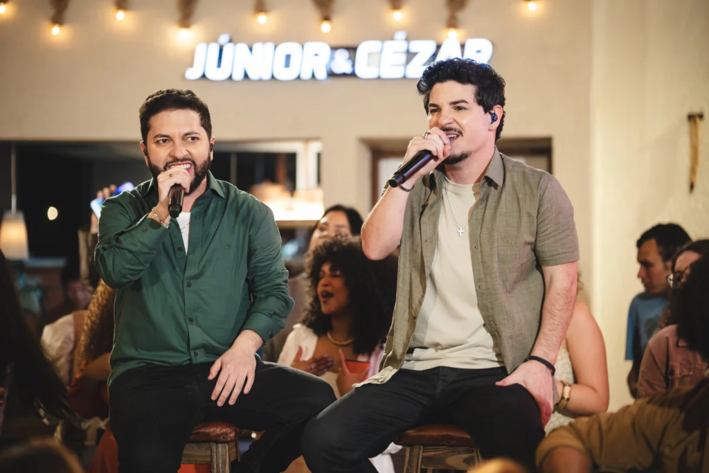 ¡Dos Tipos en Moto: Videoclip de amor loco!