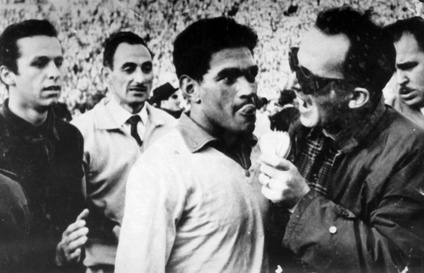 TV Brasil exibe docs de Pelé e Garrincha nesta sexta