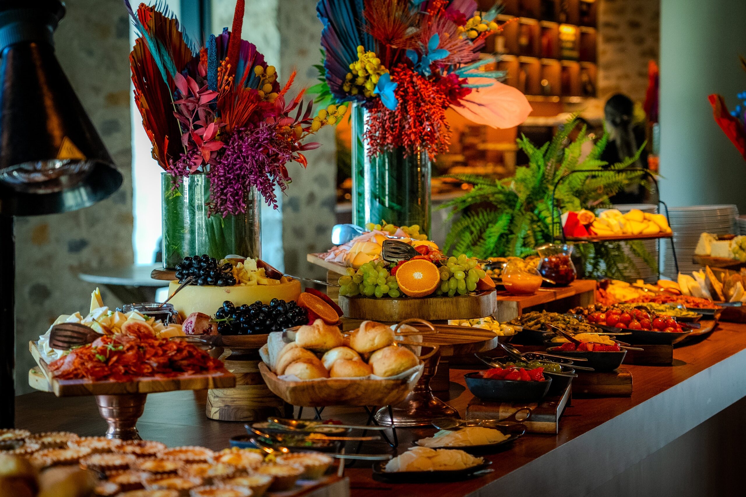 Grand Hyatt Rio abre folia com feijoada do Salgueiro