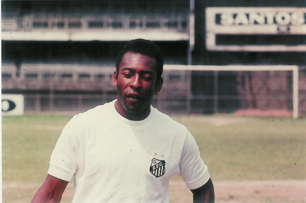 TV Brasil exibe docs de Pelé e Garrincha nesta sexta