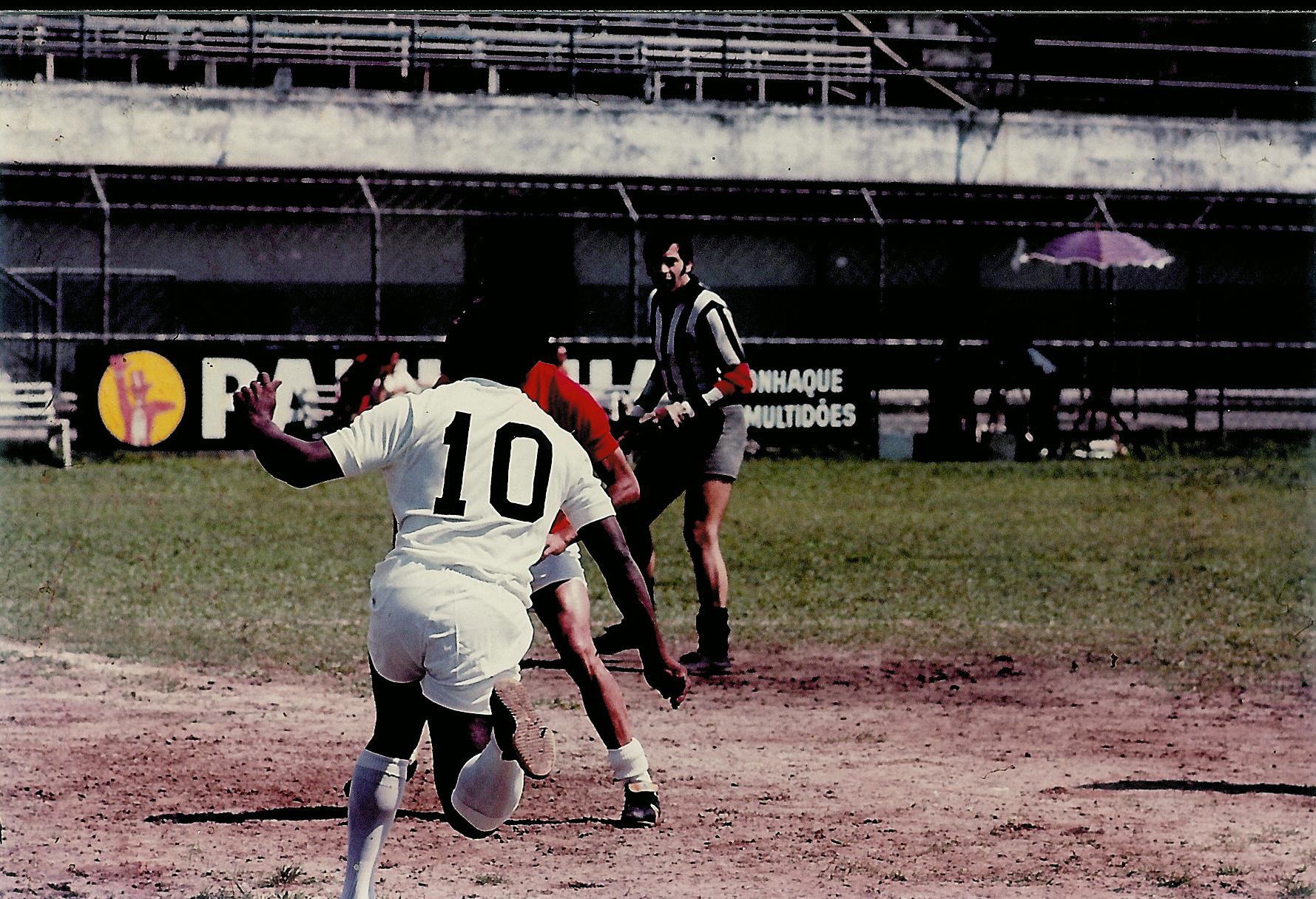 TV Brasil exibe docs de Pelé e Garrincha nesta sexta