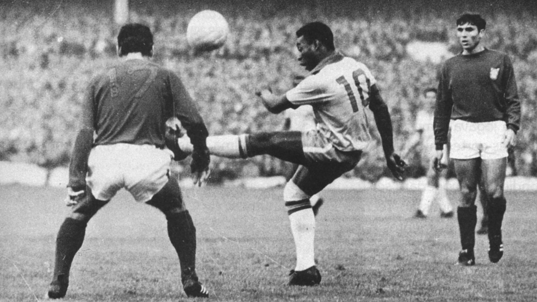 TV Brasil exibe docs de Pelé e Garrincha nesta sexta