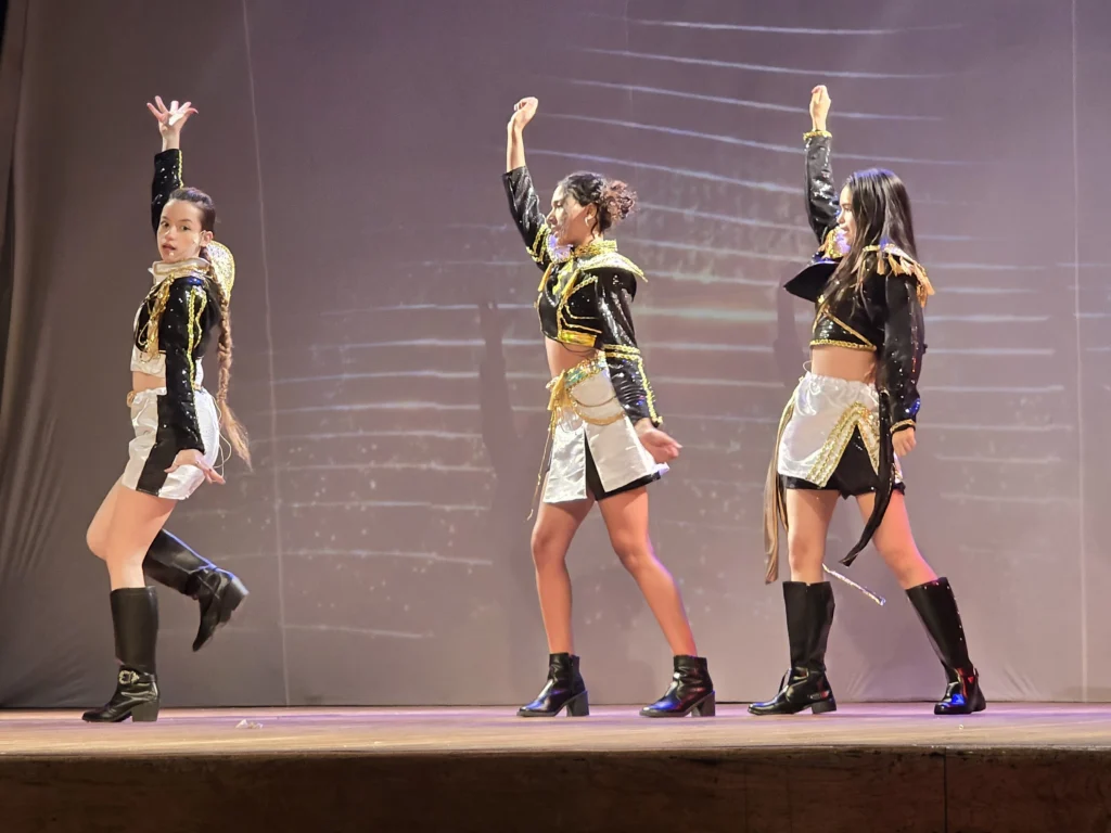 Meninas do K-Pop chega ao Rio com magia e batalhas