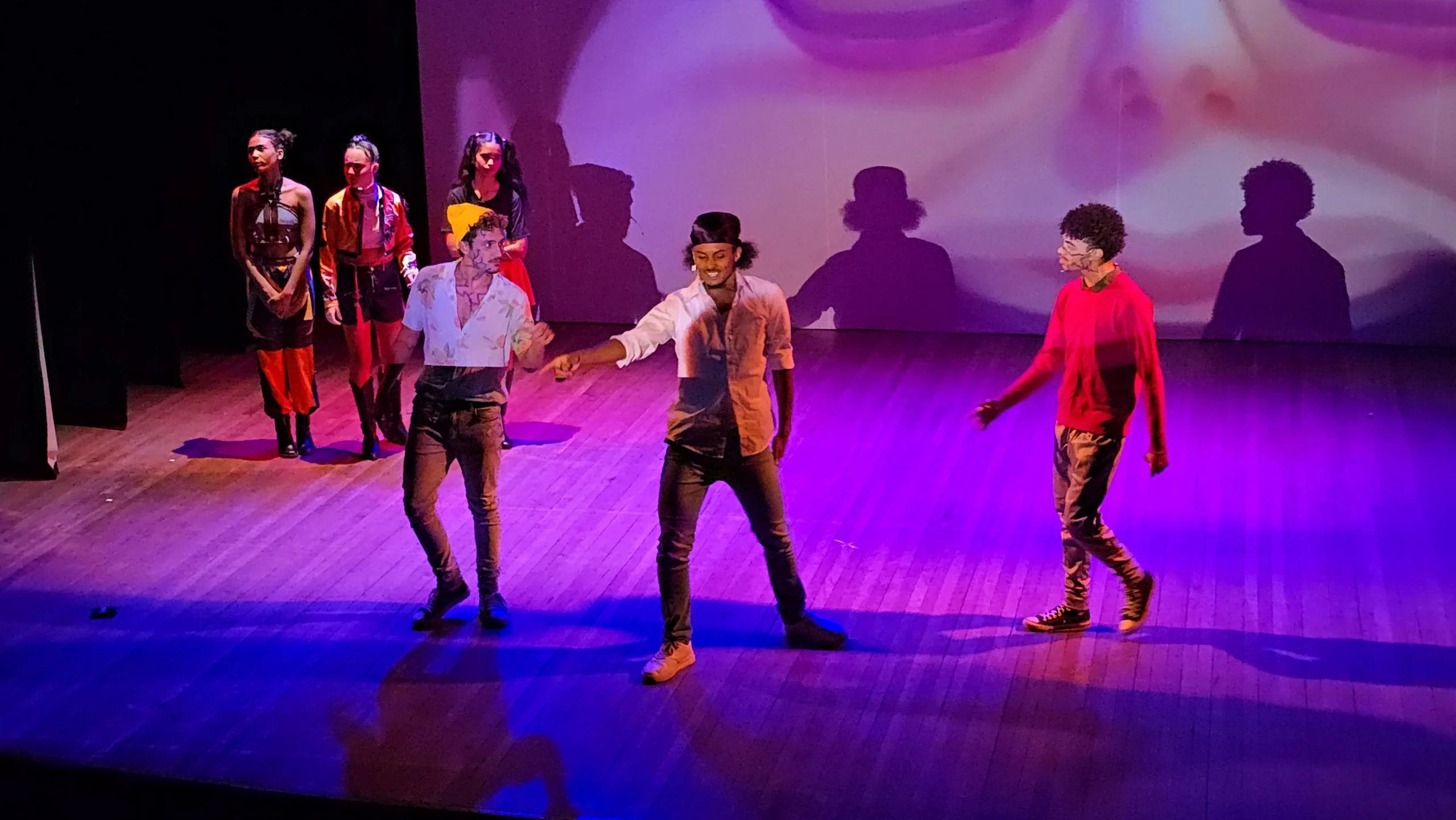 Meninas do K-Pop chega ao Rio com magia e batalhas