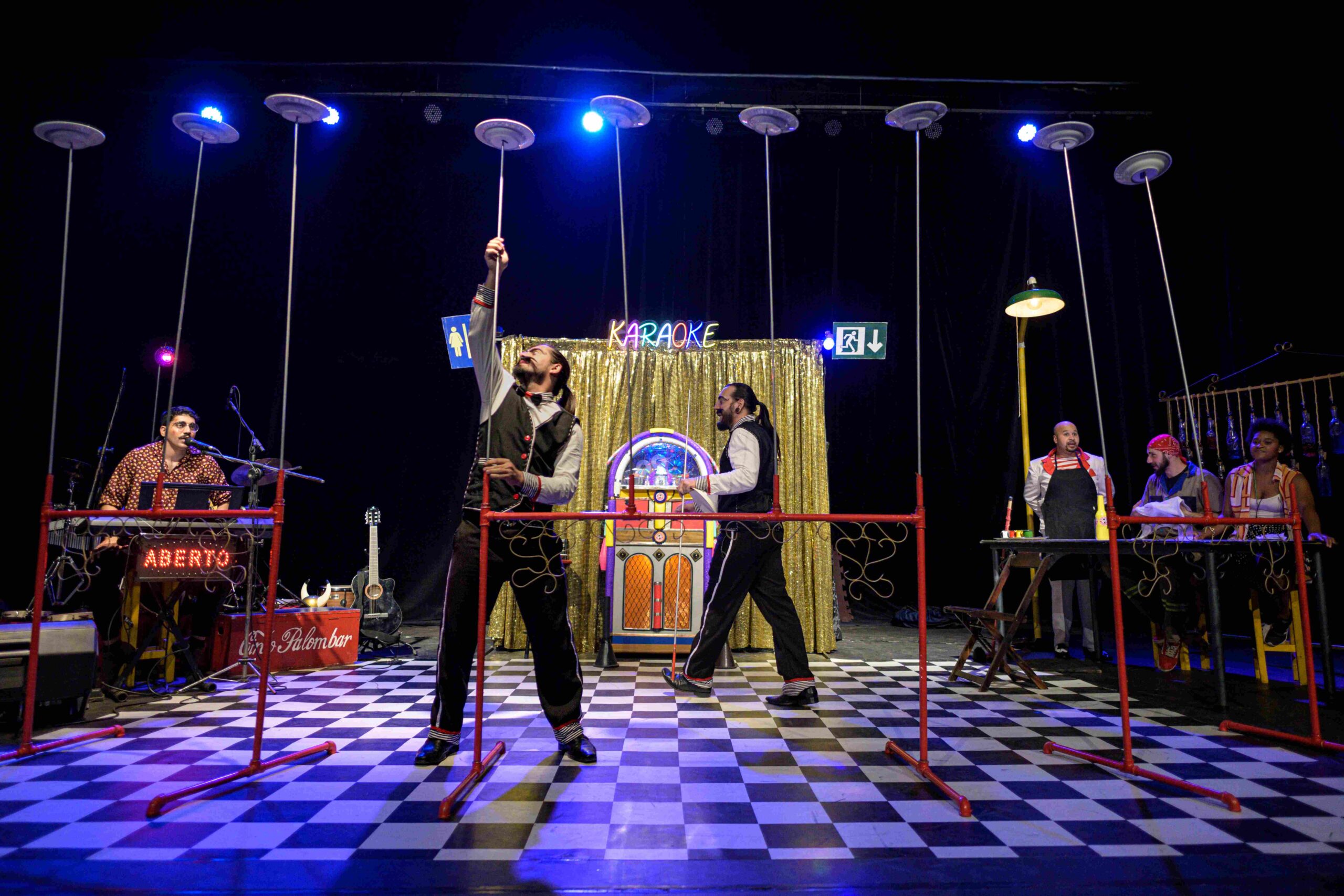 Circo Palombar leva “Karaokê Palombar” ao Sesc Santo Amaro