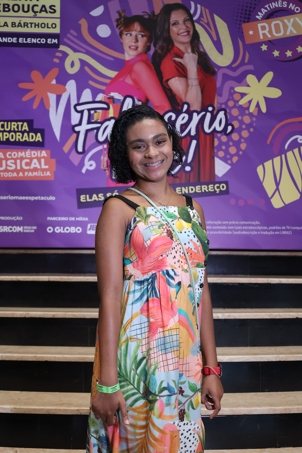 Stars pack Roxy for “Fala Sério, Mãe!” session