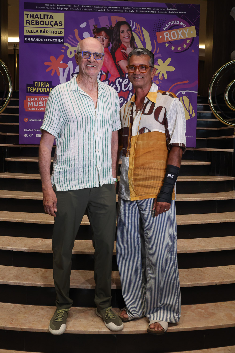 Stars pack Roxy for “Fala Sério, Mãe!” session