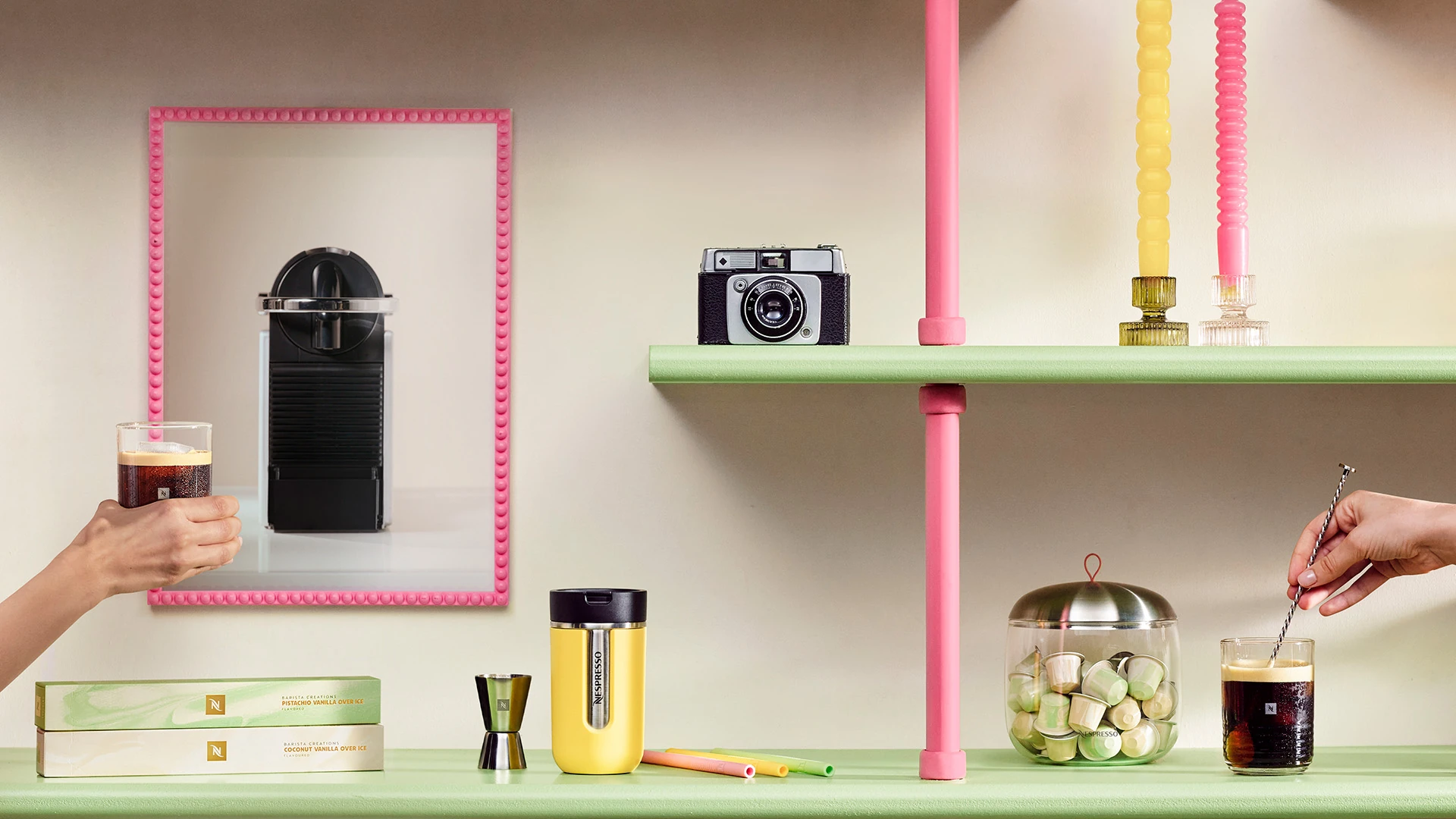 Nespresso le da “play” al verano 2026 con pistacho