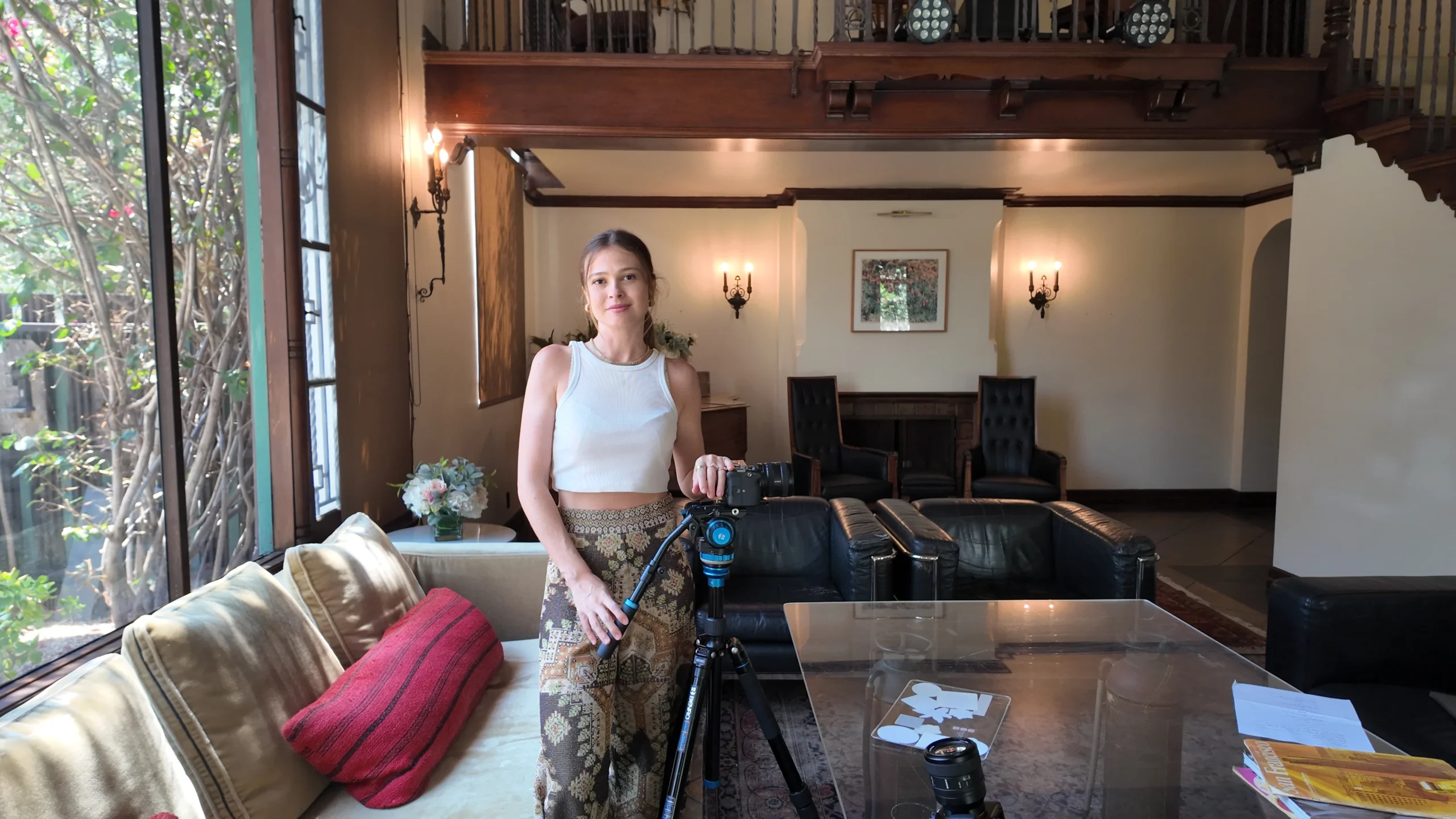 Gabriella Vergani filma LA sem maquiagem em doc no YouTube