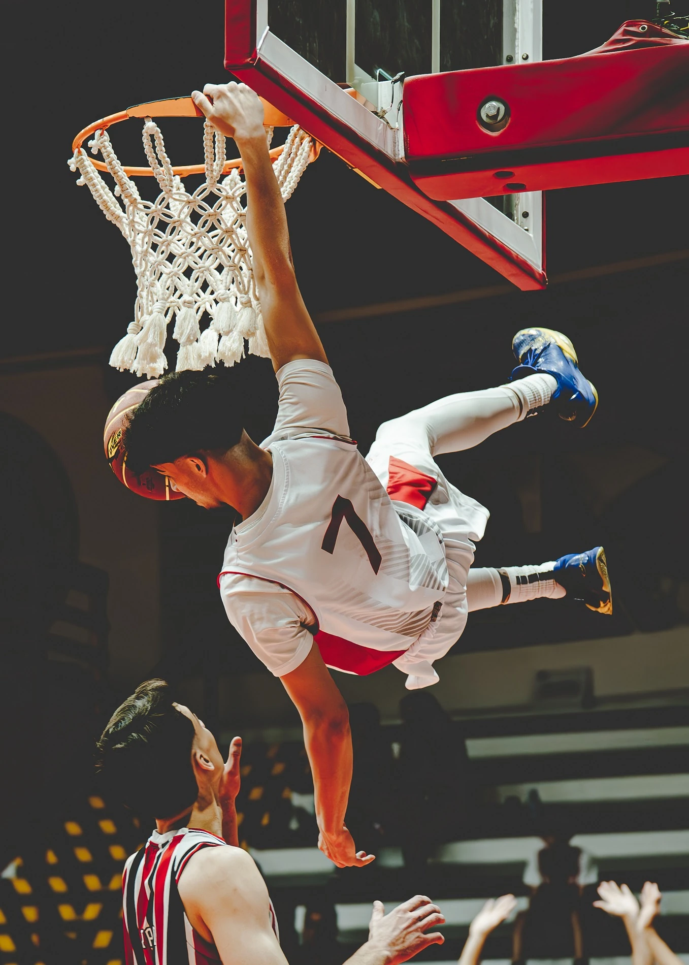Avenida Paulista vira galeria a céu aberto nos 472 anos de SP