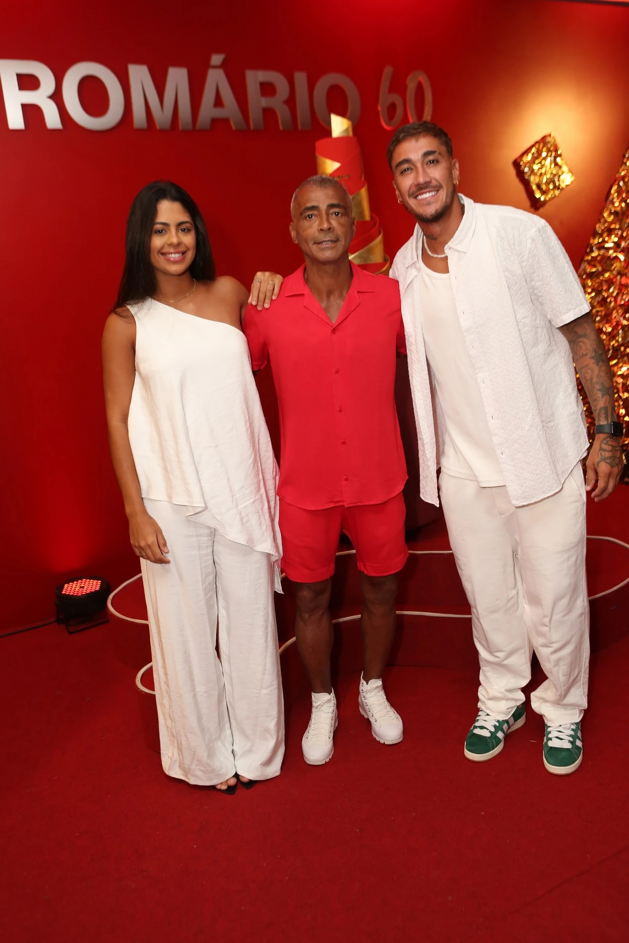 Romário abre festa de 60 anos com jantar luxuoso e simbólico 17 Romário abre festa de 60 anos com jantar luxuoso e simbólico