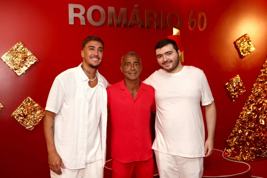 Romário abre festa de 60 anos com jantar luxuoso e simbólico Romário abre festa de 60 anos com jantar luxuoso e simbólico