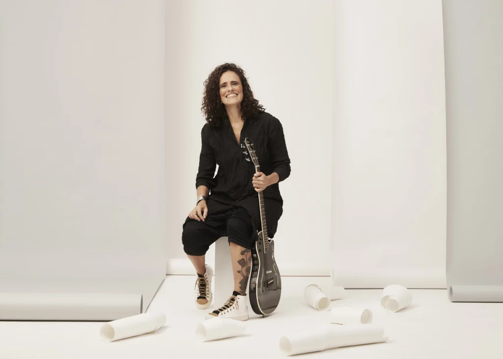 Zélia Duncan agita Icaraí com Bailão ZD grátis