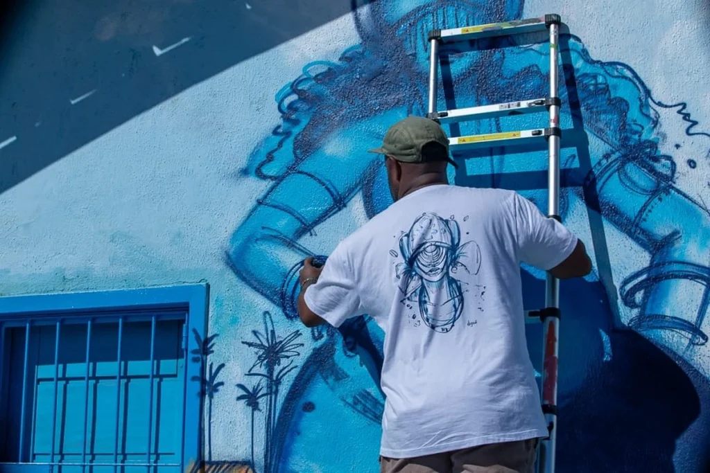 Tarcio V pinta Casa de Iemanjá e abre loja online