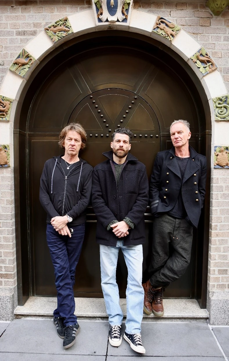 Nick Cave e Sting cruzam turnês em Praga 2 Nick Cave e Sting cruzam turnês em Praga