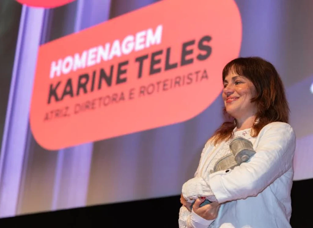 Mostra de Tiradentes abre lotada e homenageia Karine Teles
