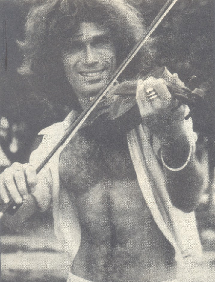 Qinhones estrena tributo a Jorge Mautner en Río