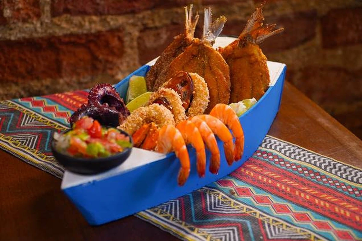 Altar de Iemanjá: Barca dos Mares no Dida Bar