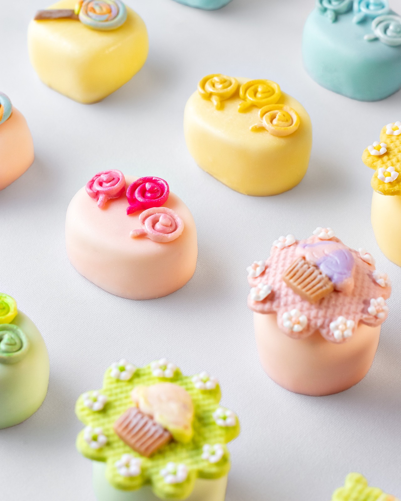 Louzieh Doces Unveils Candy Colors for 2026