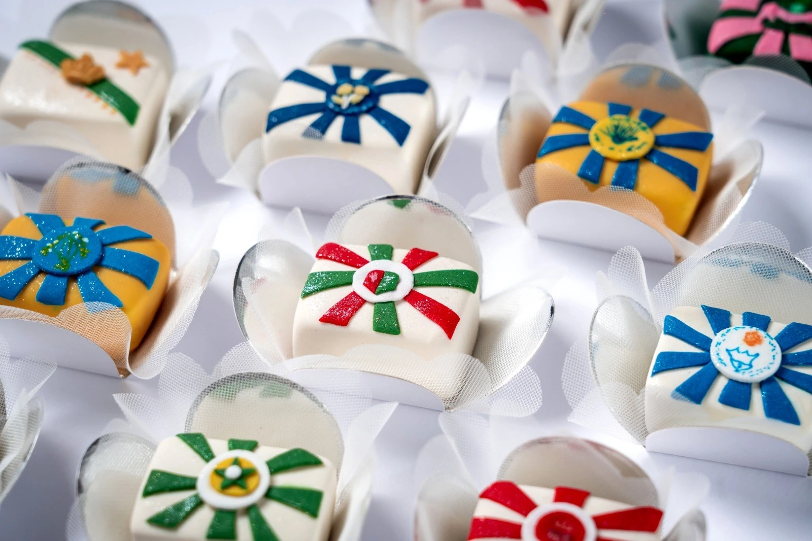 Brigadeiros com Bandeiras de Samba na Louzieh