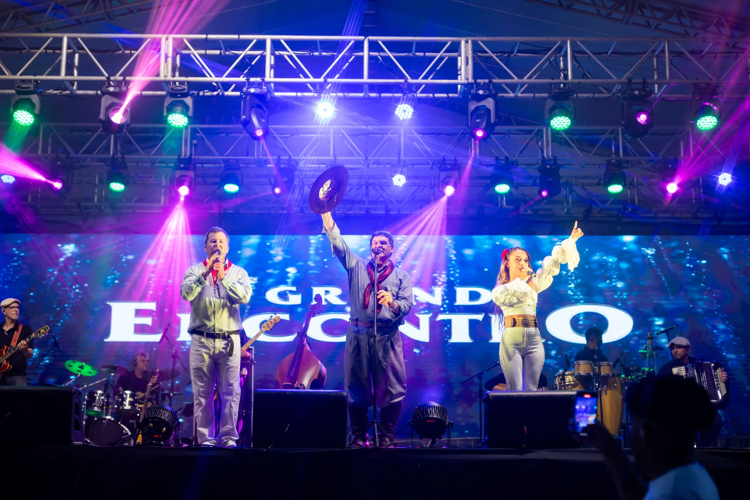 Show gratuito à beira-mar abre O Grande Encontro em 2026
