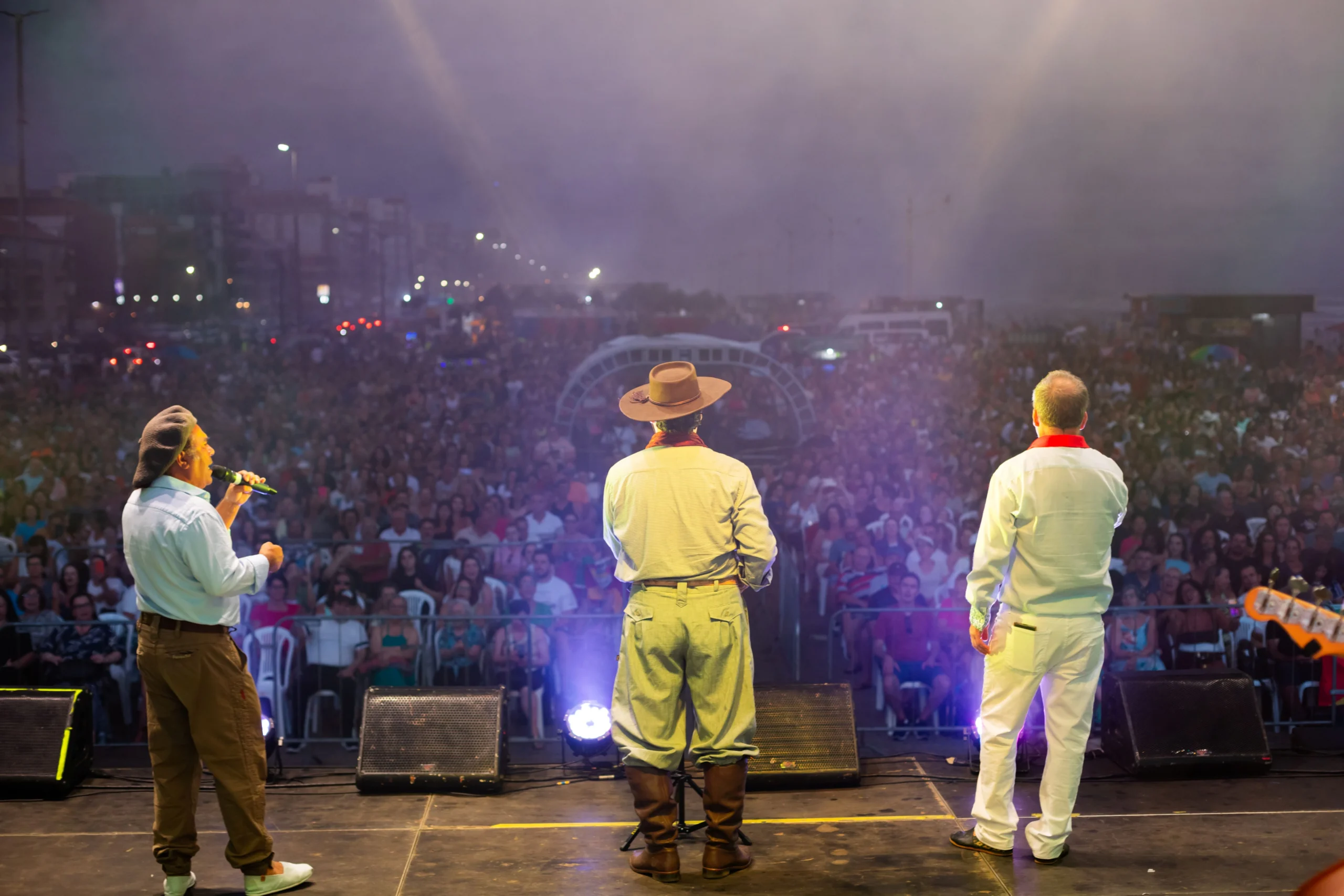 Show gratuito à beira-mar abre O Grande Encontro em 2026