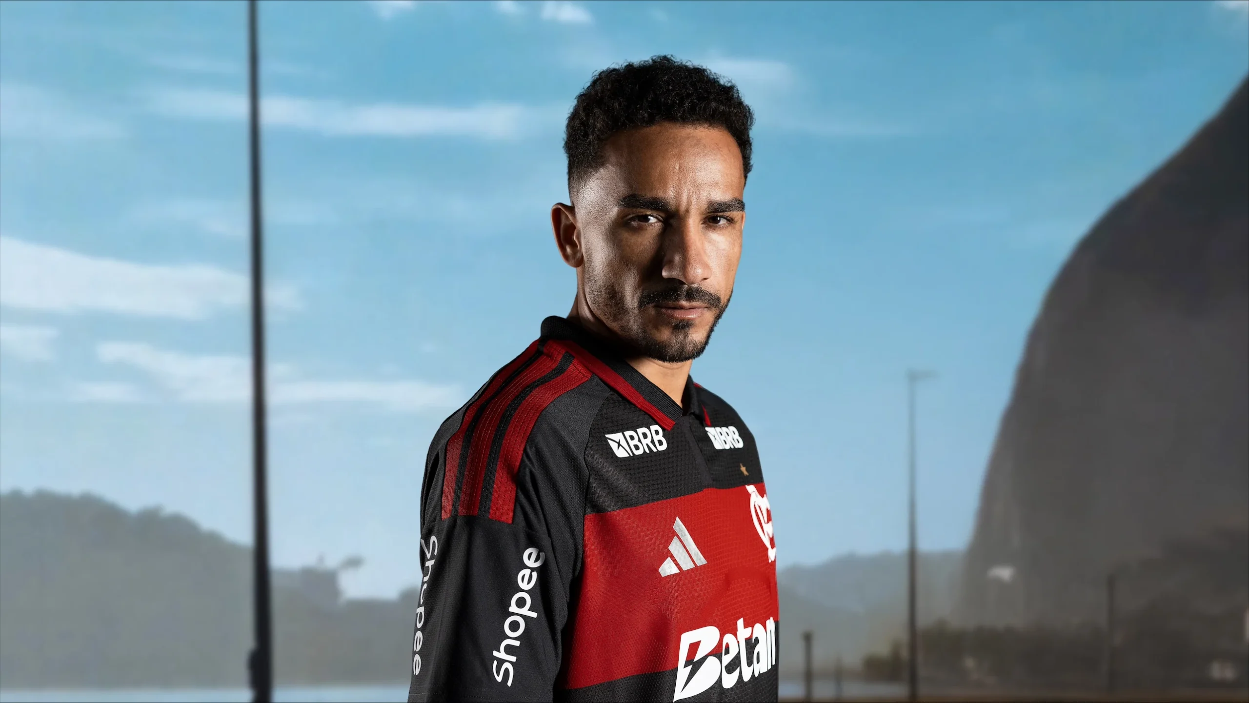 Flamengo e adidas lançam o Manto 2026 com “mapa” global