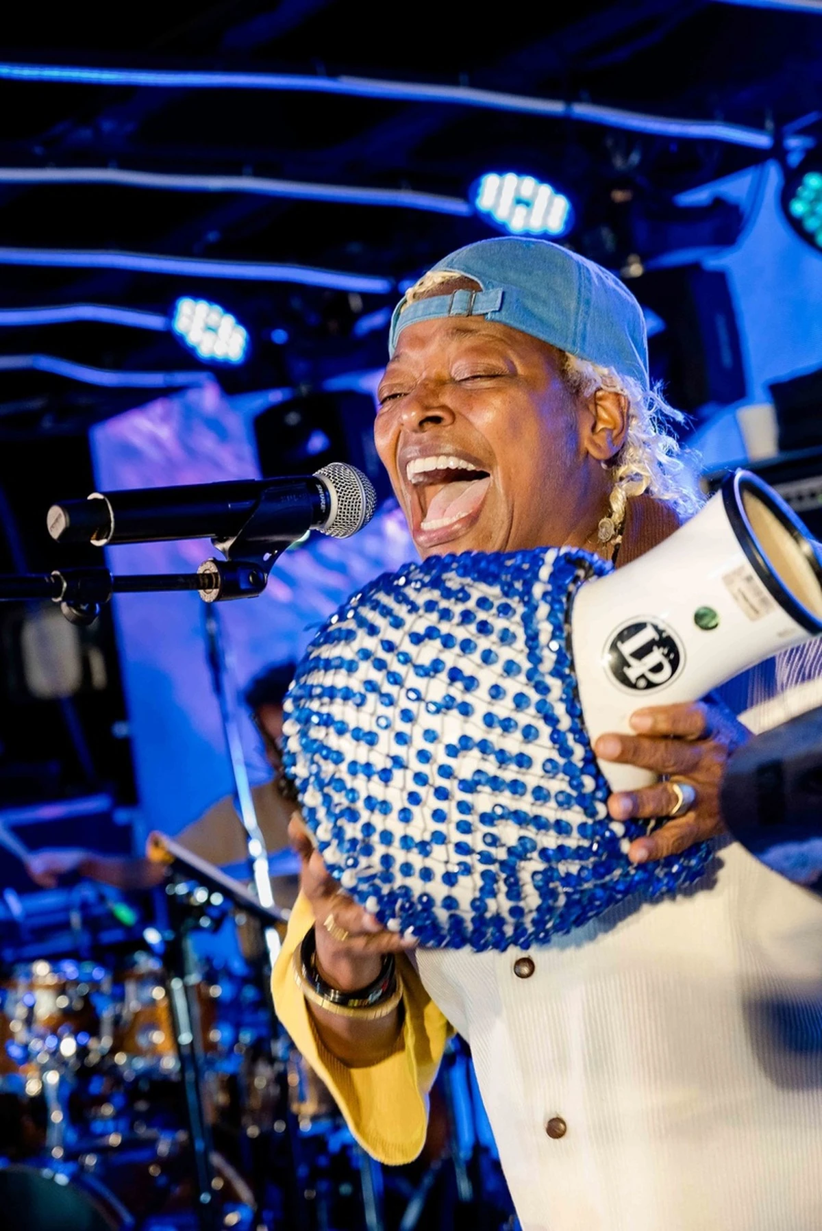 Mart'nália aquece Sapucaí com celebridades no Alma Rio