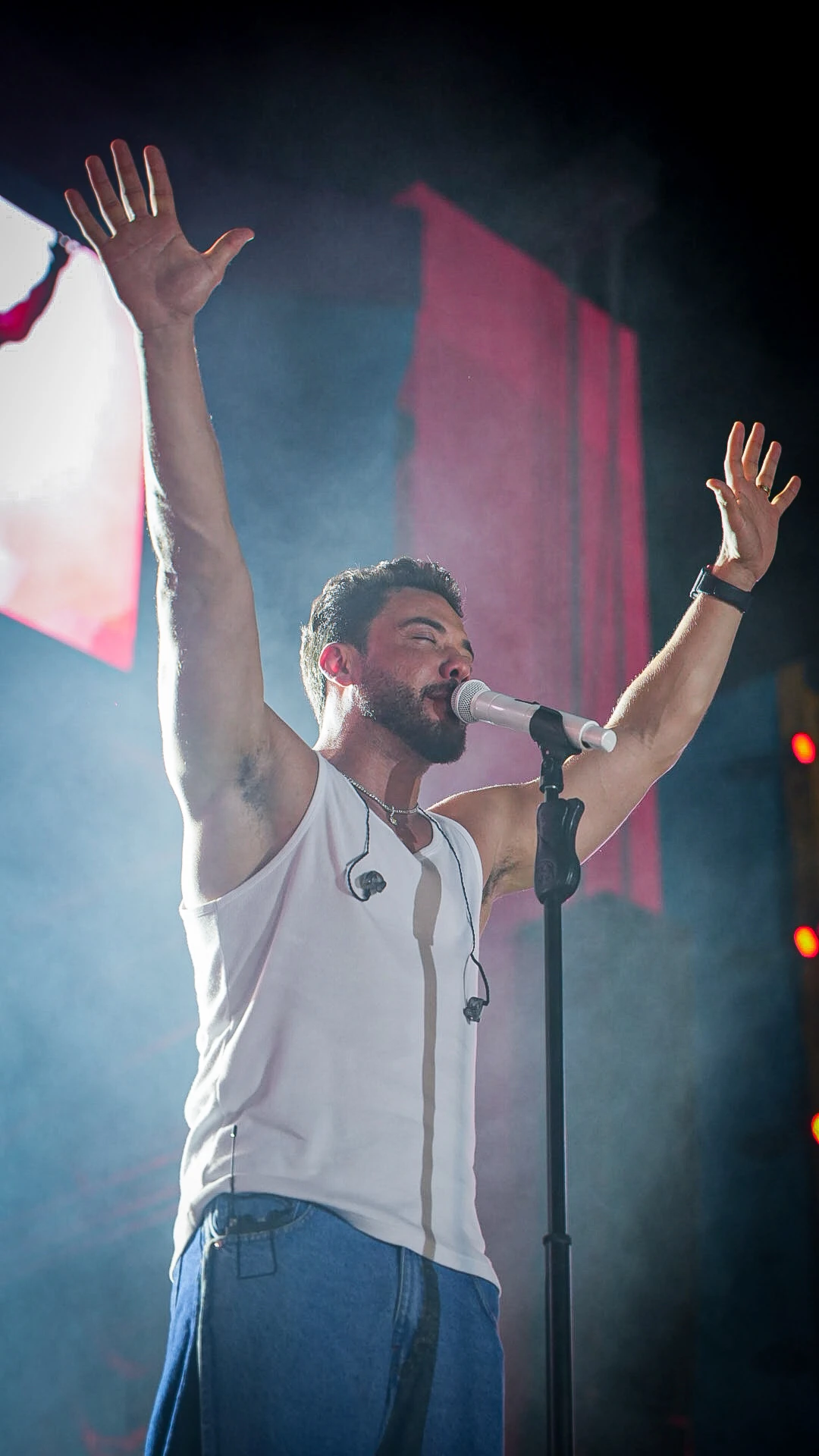 Wesley Safadão leva 70 mil foliões à loucura no Ceará 2 Wesley Safadão leva 70 mil foliões à loucura no Ceará