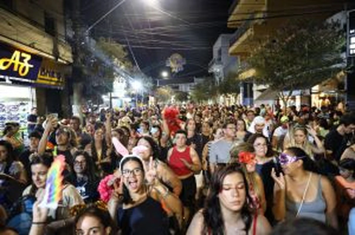 Bloco do Turista de Socorro atrai 1.500 foliões com tema sustentável