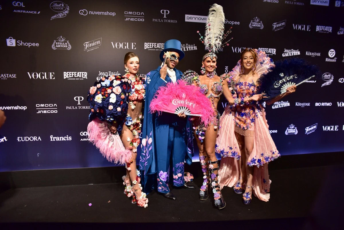 Comfort leva Bridgerton ao Baile da Vogue com performance