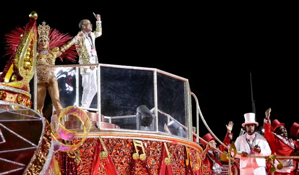 Viradouro vence o Estandarte de Ouro 2026