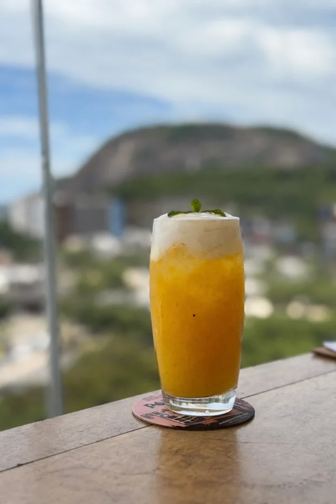 No Dia da Ressaca, boteco vira refúgio carioca