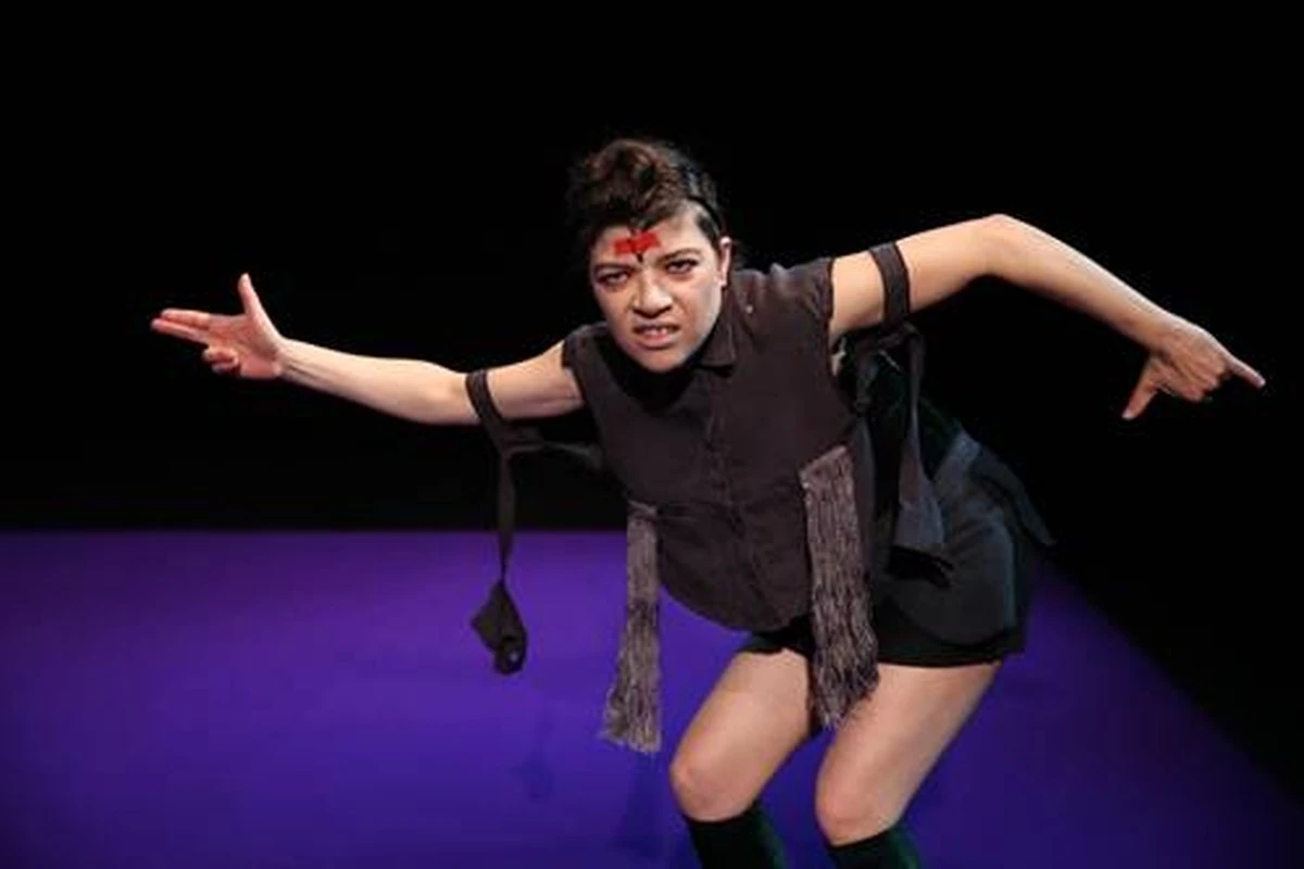 Overtongue: quando a voz se desprende do corpo no palco 1 Overtongue: quando a voz se desprende do corpo no palco