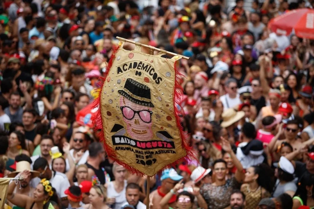 Amstel festeja 10 anos com bloco milionário de SP