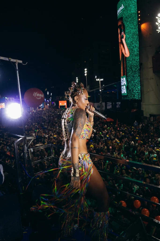 Ludmilla arrasta multidão por 5 horas em Salvador com Fervo da Lud