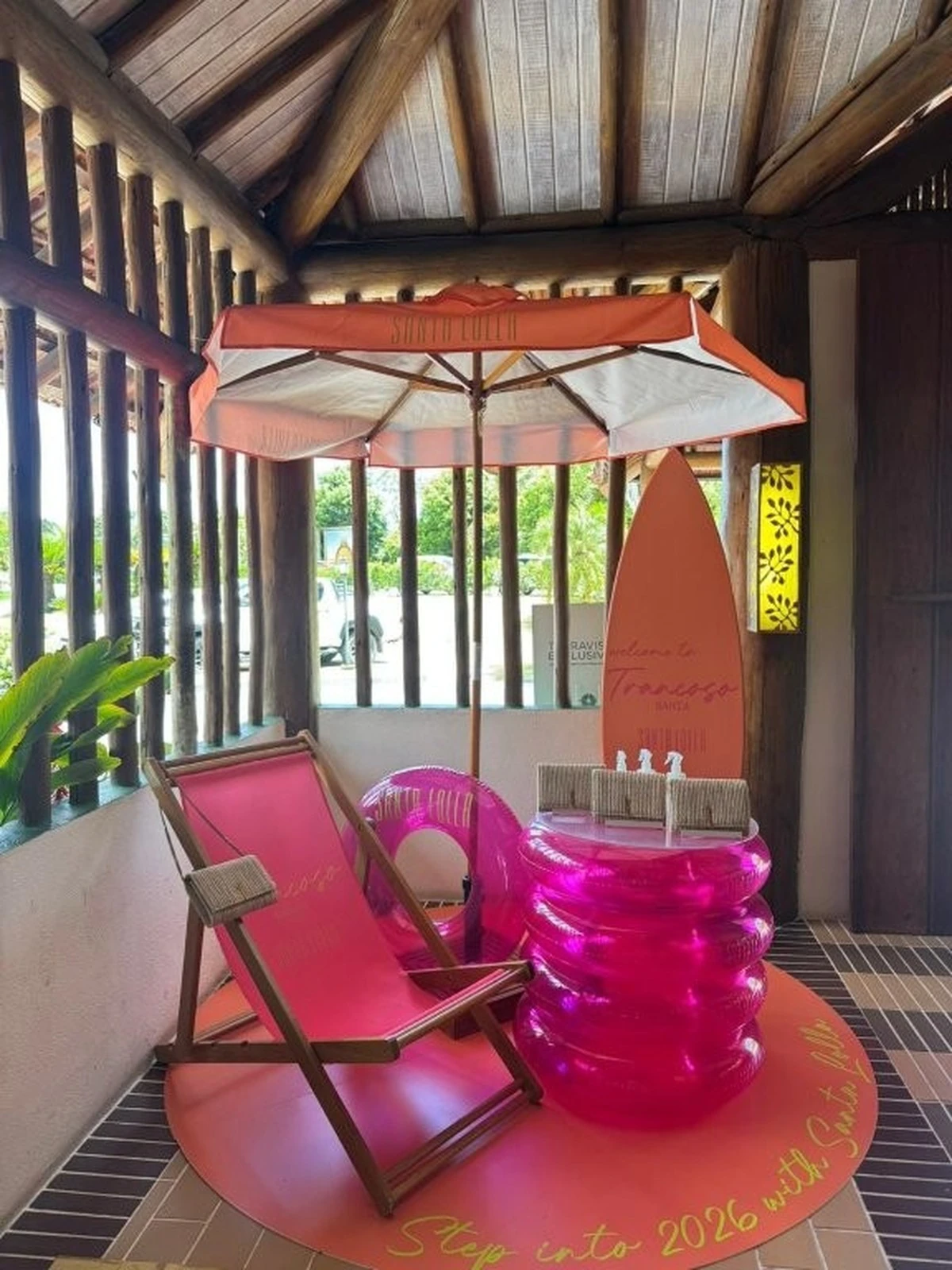 Santa Lolla distribui kits exclusivos em Trancoso no Carnaval