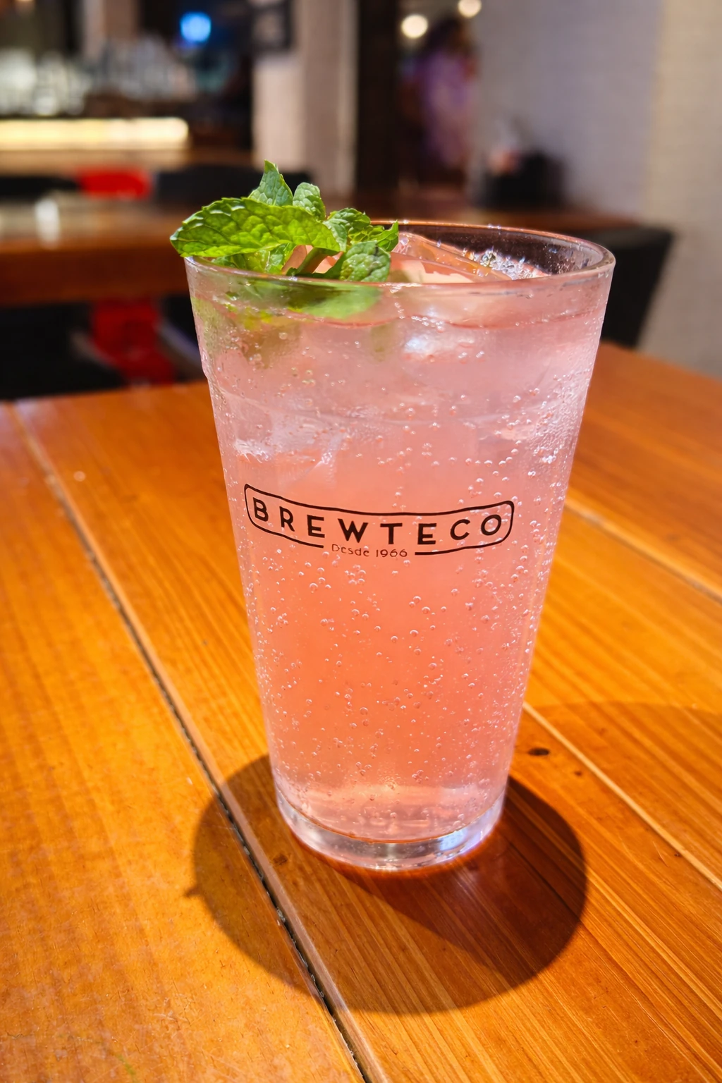 No Dia da Ressaca, boteco vira refúgio carioca