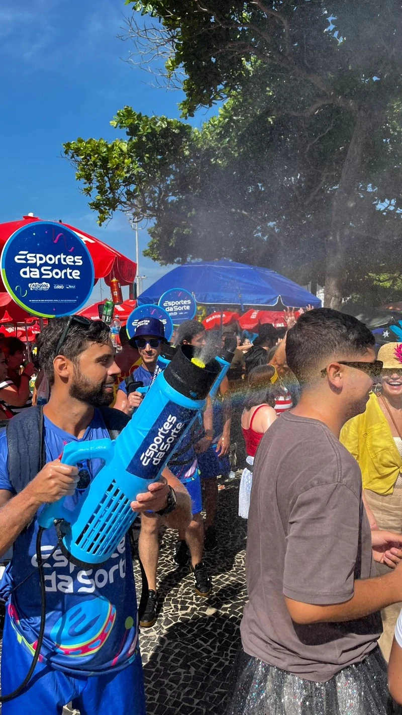 Rio estreia 'Sombra Móvel' para dar respiro aos foliões no calor