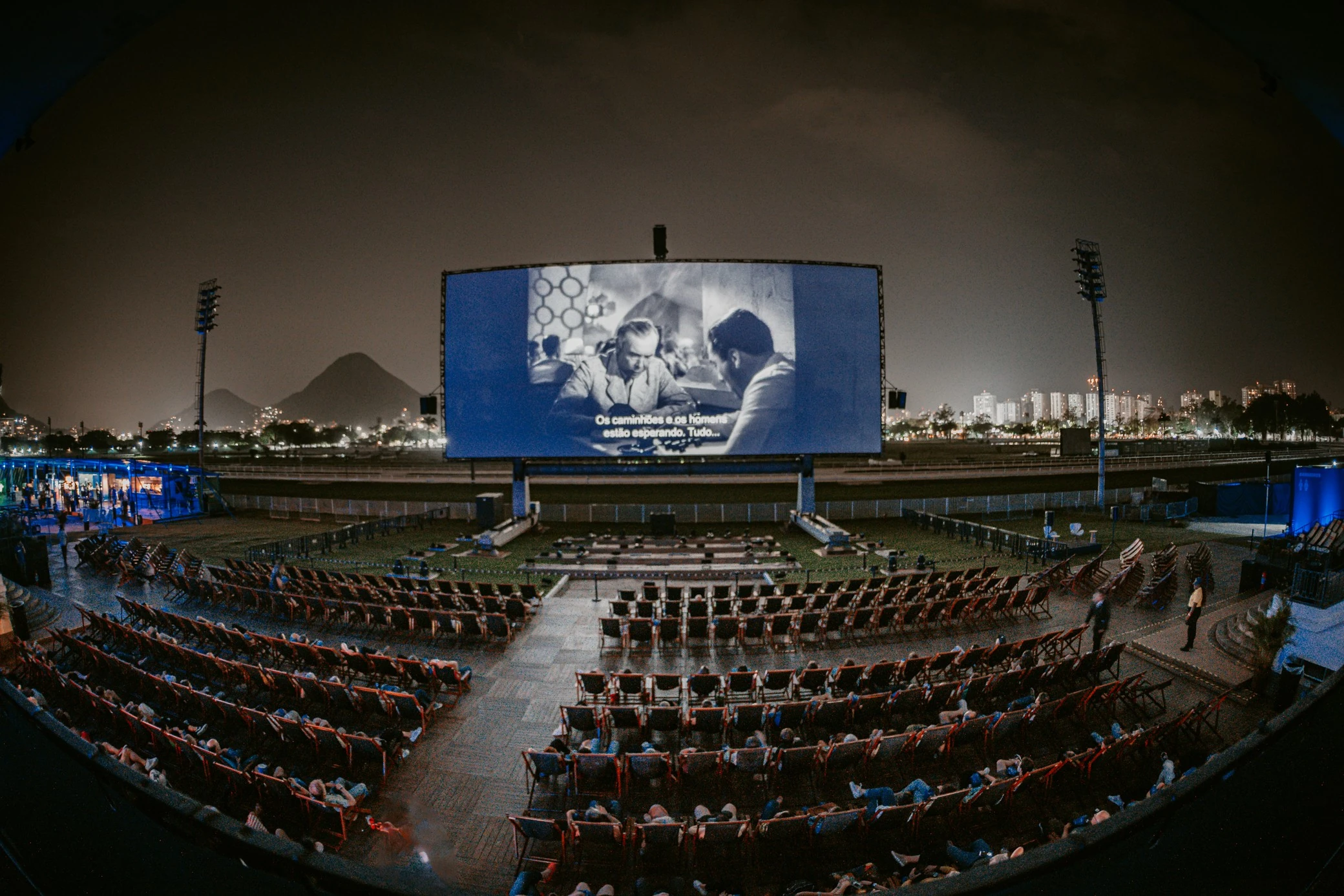 Open Air Brasil volta ao Rio com tela de 325m² e 7 indicados ao Oscar