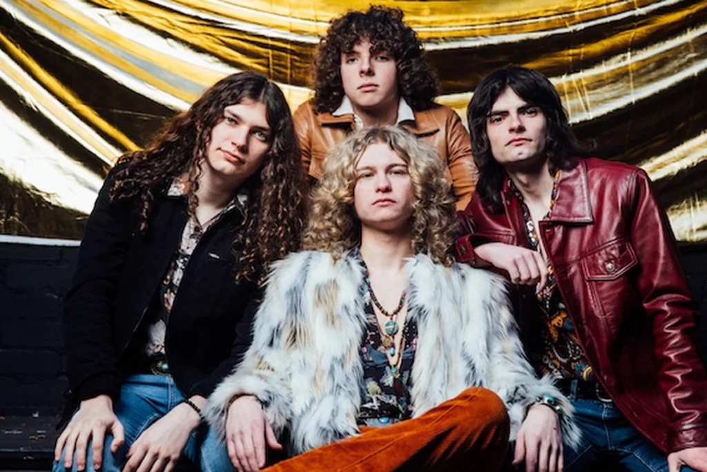 Dirty Honey agita SP antes do Monsters of Rock