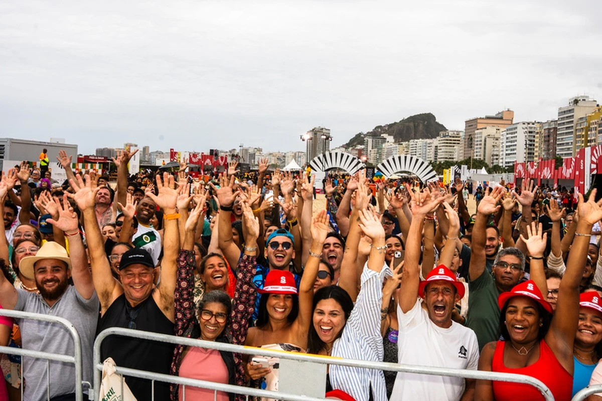 Xande, Iza e Gloria Groove fecham o Fan Fest Rio 2026