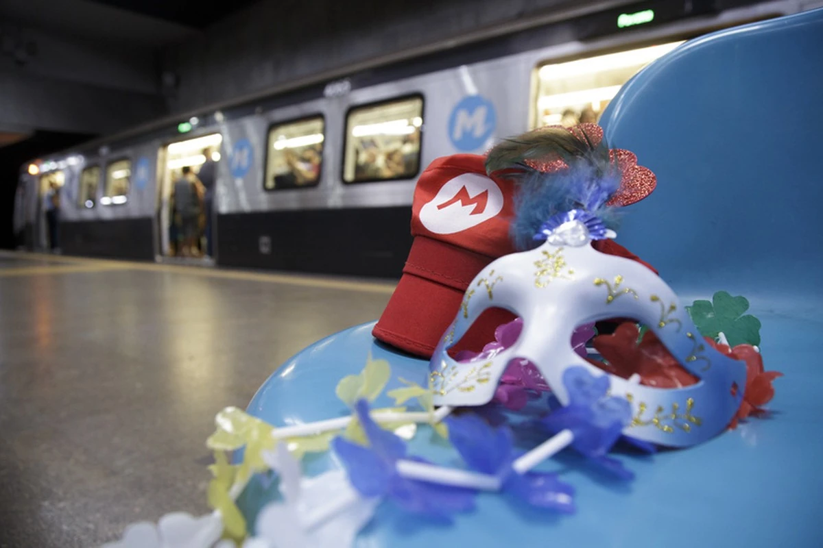 MetrôRio funciona 24 horas no Carnaval 2026: veja horários