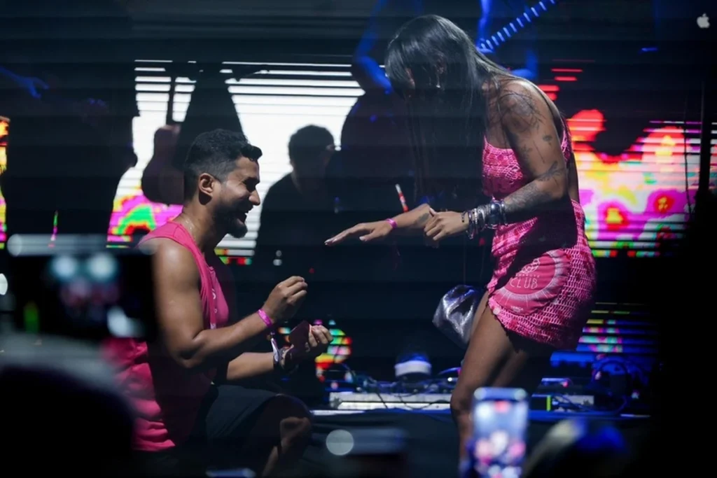Mariana Ximenes e pedido de casamento marcam encerramento do Camarote Club