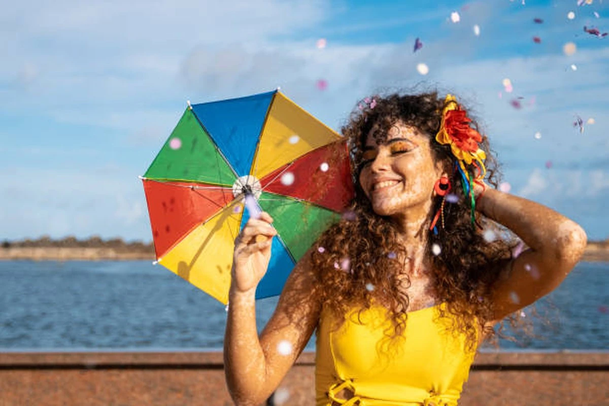 Carnaval no bloco ou na praia: proteja corpo e cabelo