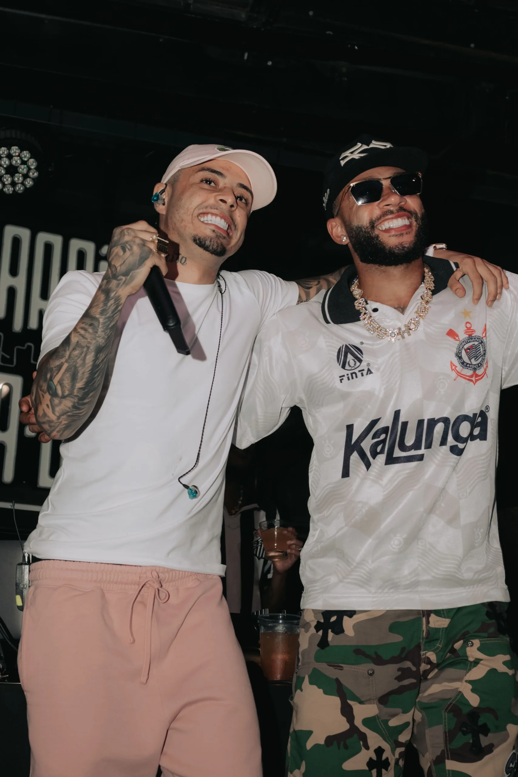 MC Tuto leva o funk ao aniversário de 32 anos de Memphis Depay