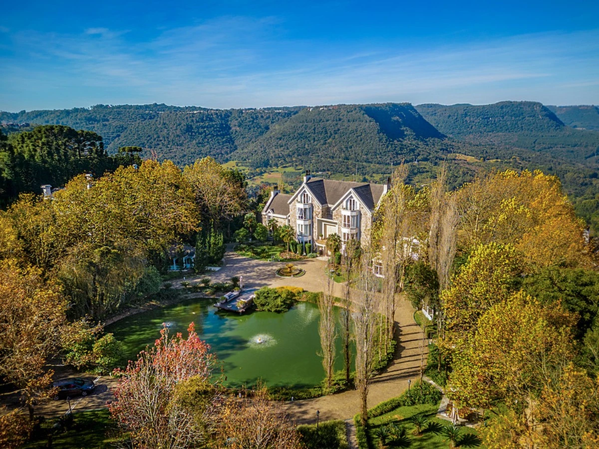 Castelo Saint Andrews traz shows à beira da piscina em Gramado 1 Castelo Saint Andrews traz shows à beira da piscina em Gramado