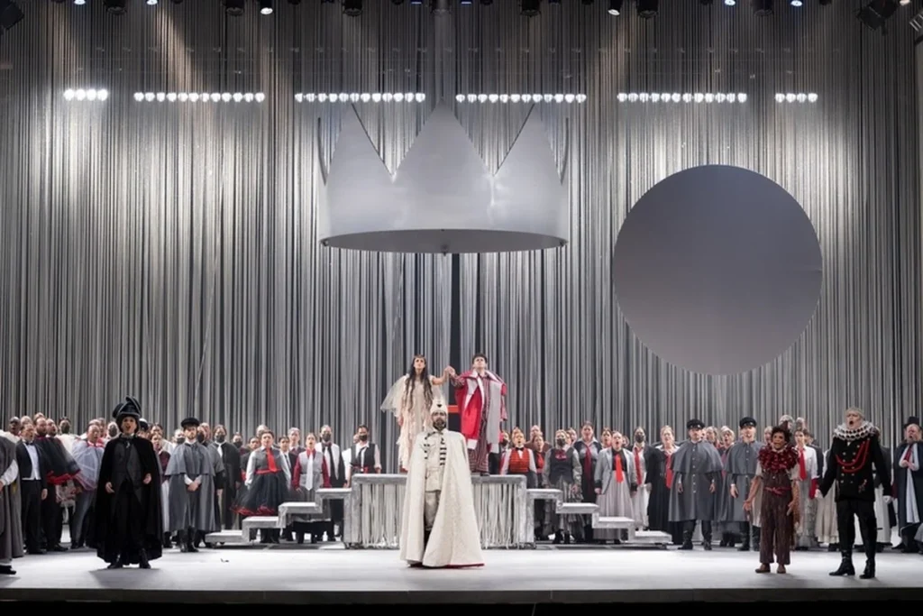 The opera that refuses to stand still returns to São Paulo